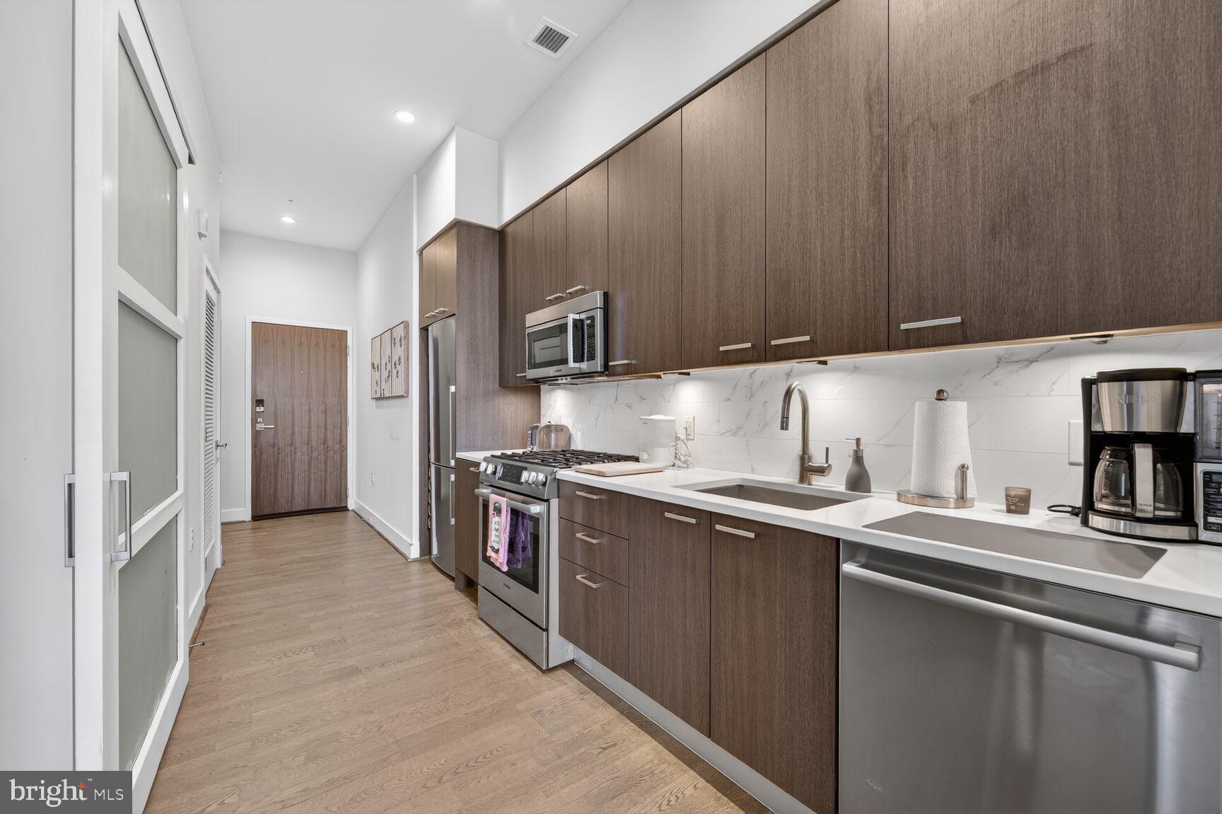 525 Water Street Southwest, Unit 314 Washington, DC 20024 - Photo 11 of 36