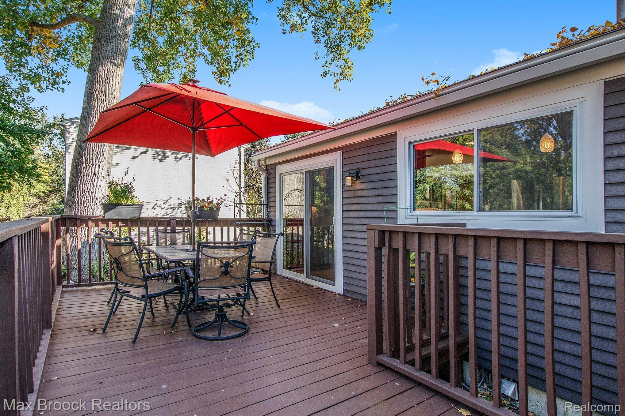 954 Hadley Road Rochester, MI 48307 - Photo 25 of 43 Great Deck off Dining Area