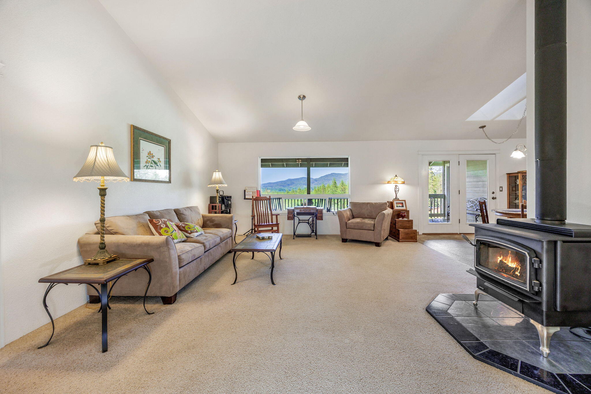 16445 Meadows Road White City, OR 97503 - Photo 7 of 42 ApxMR (4)