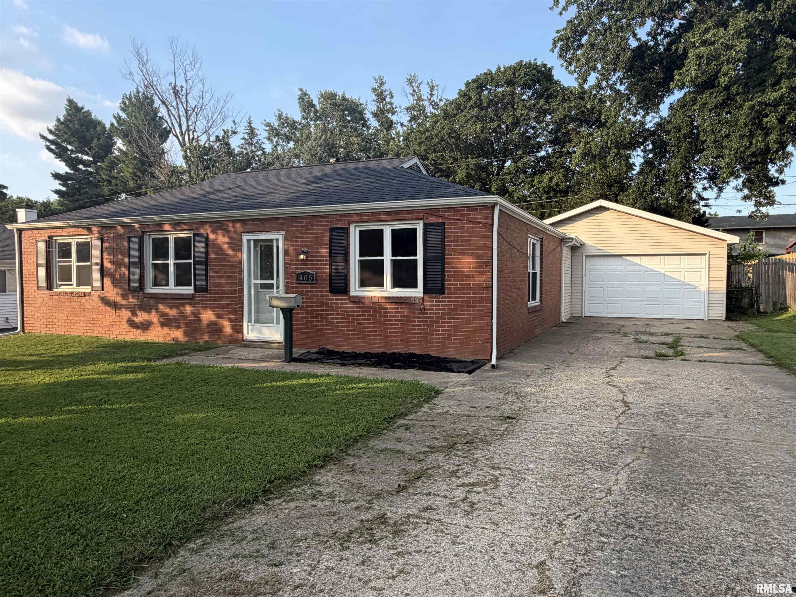 405 Grant Road Marquette Heights, IL 61554 - Photo 29 of 46
