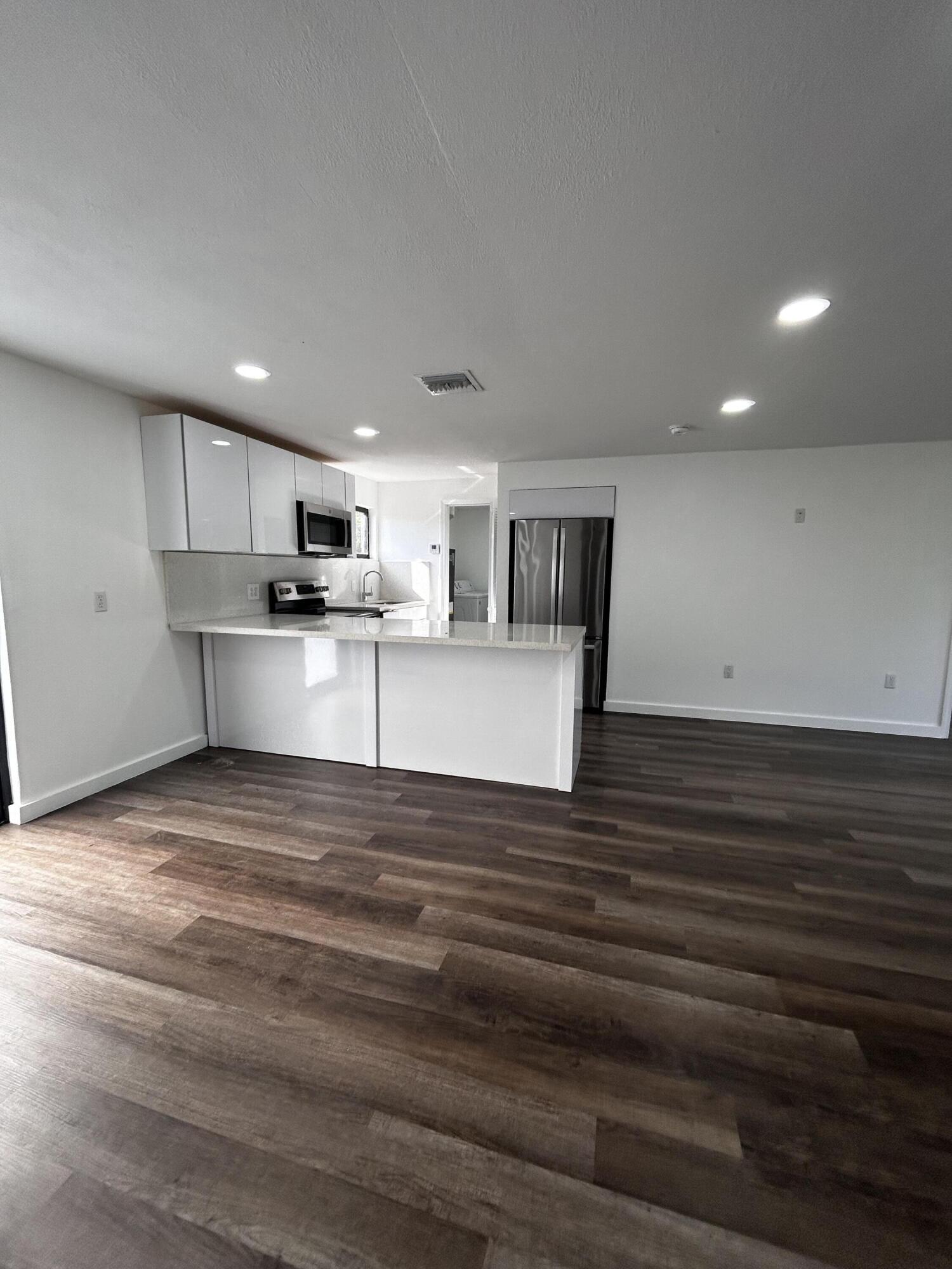 360 South Romero Street Clewiston, FL 33440 - Photo 12 of 24 IMG_1741