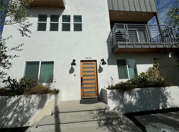 $5,200 | 5921 Dauphin Avenue, Unit 3, Los Angeles, CA 90034