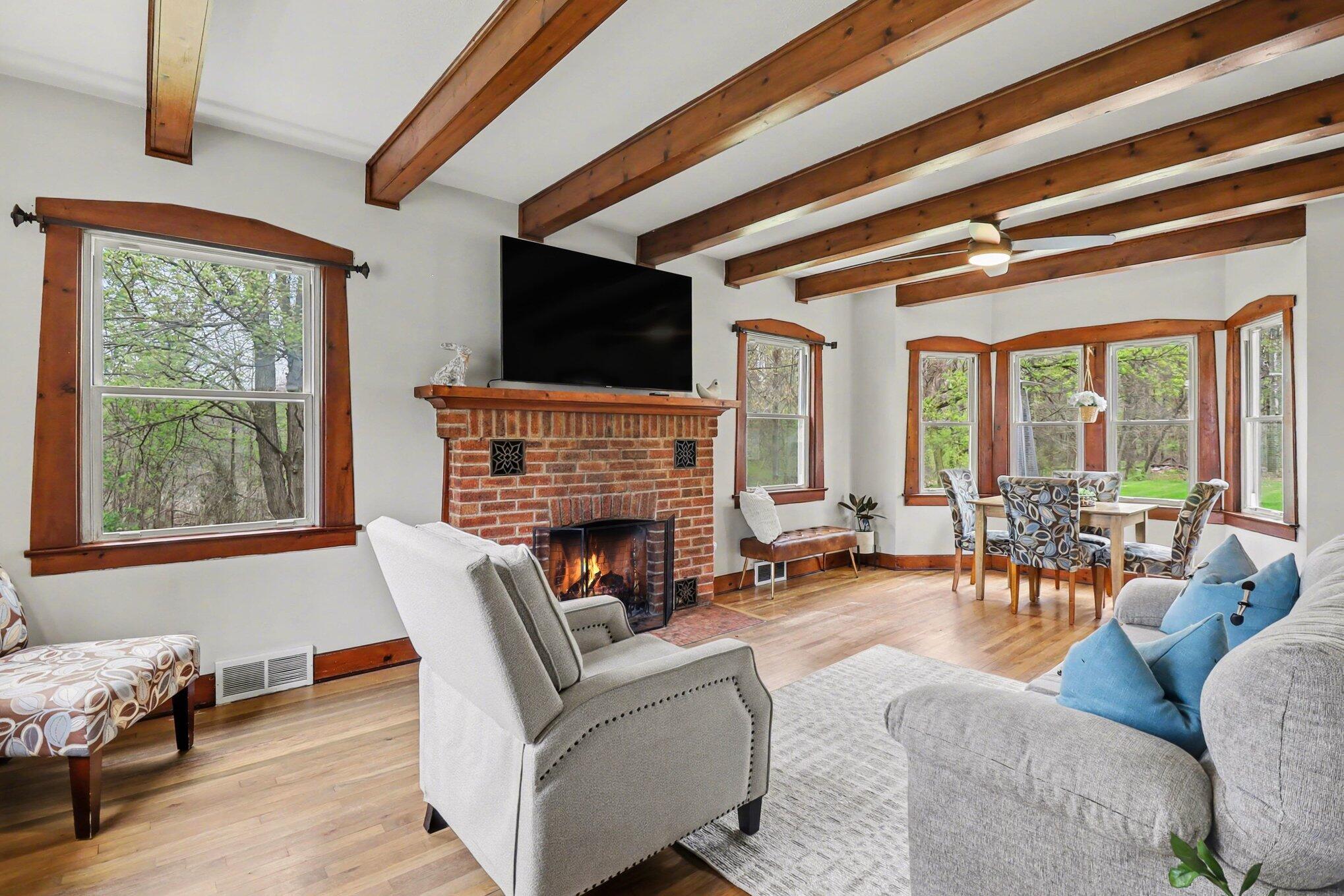 9840 Hyne Road Brighton, MI 48114 - Photo 3 of 25 015_file_8660