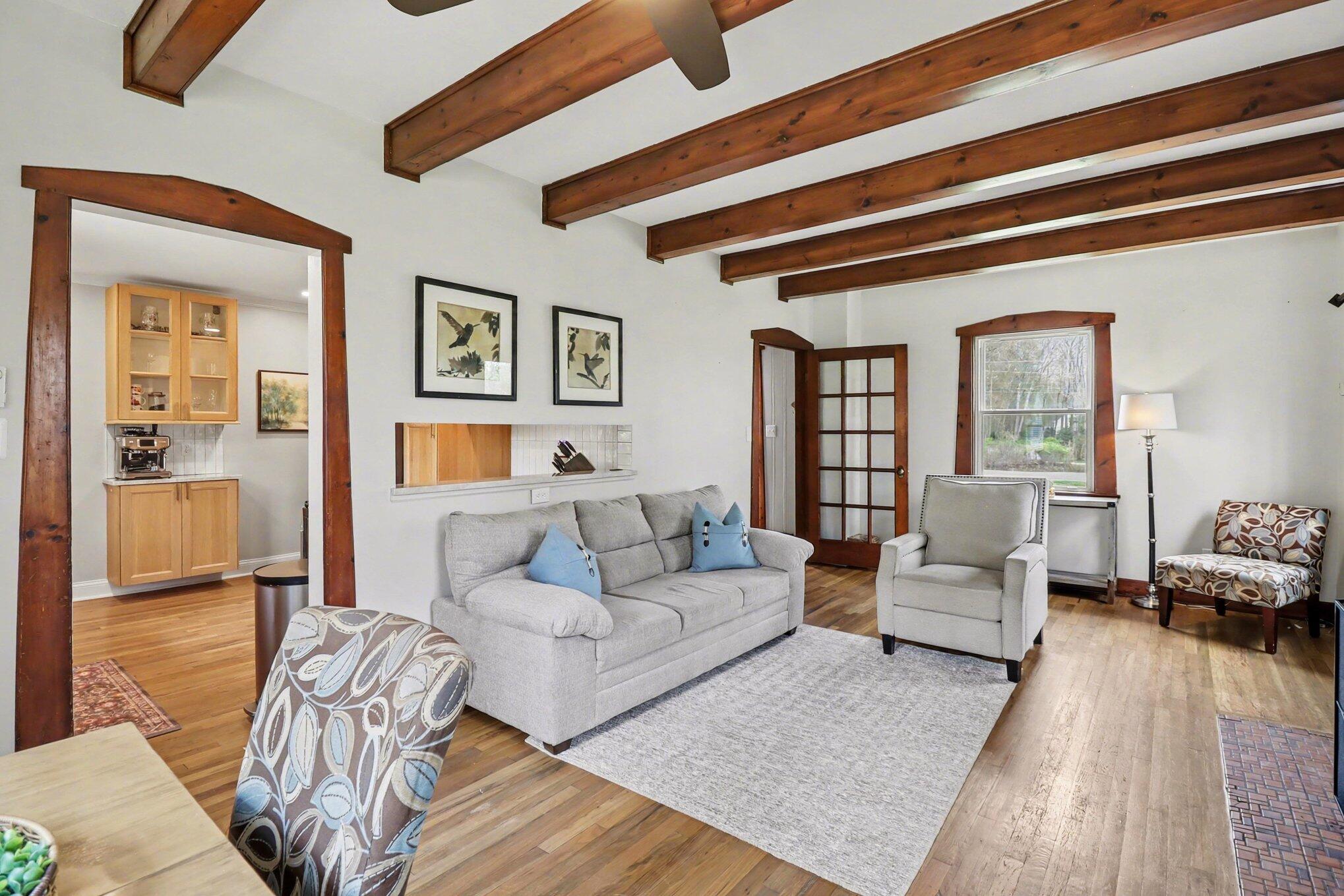 9840 Hyne Road Brighton, MI 48114 - Photo 4 of 25 014_file_5445