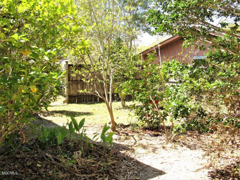 1408 Diller Road Ocean Springs, MS 39564 - Photo 25 of 26 Yard3