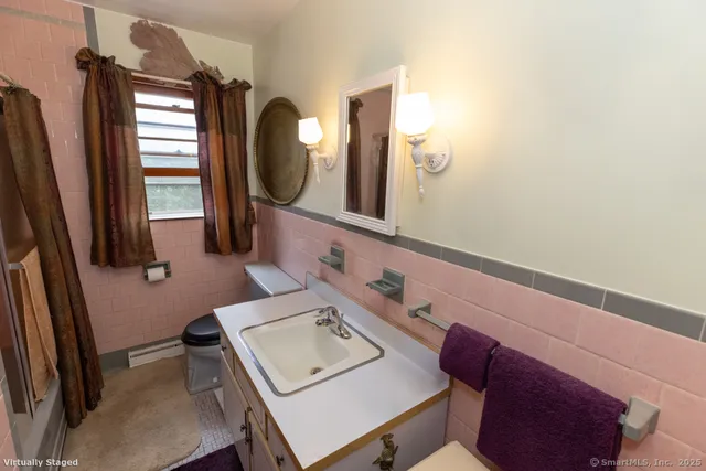 $600,000 | 32 Cedar Lane, Montville, CT 06382