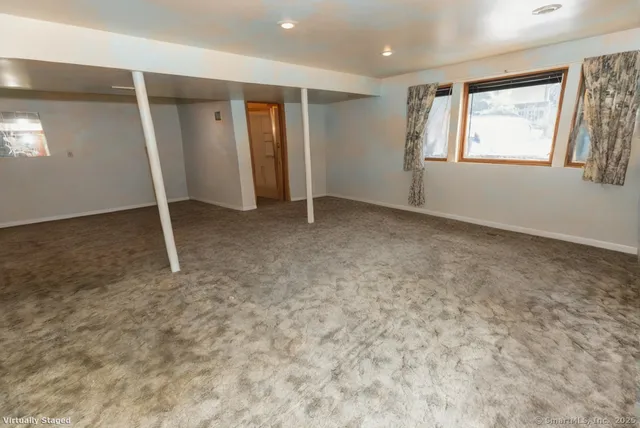 $600,000 | 32 Cedar Lane, Montville, CT 06382