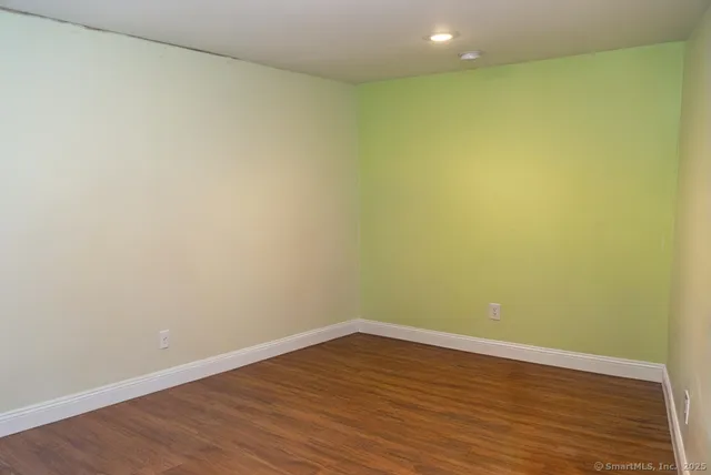 $600,000 | 32 Cedar Lane, Montville, CT 06382