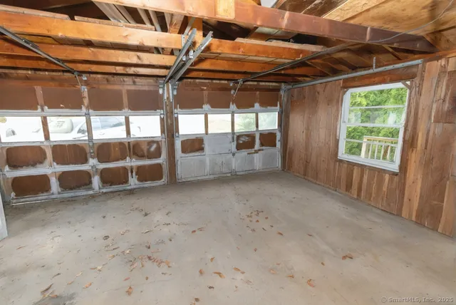 $600,000 | 32 Cedar Lane, Montville, CT 06382