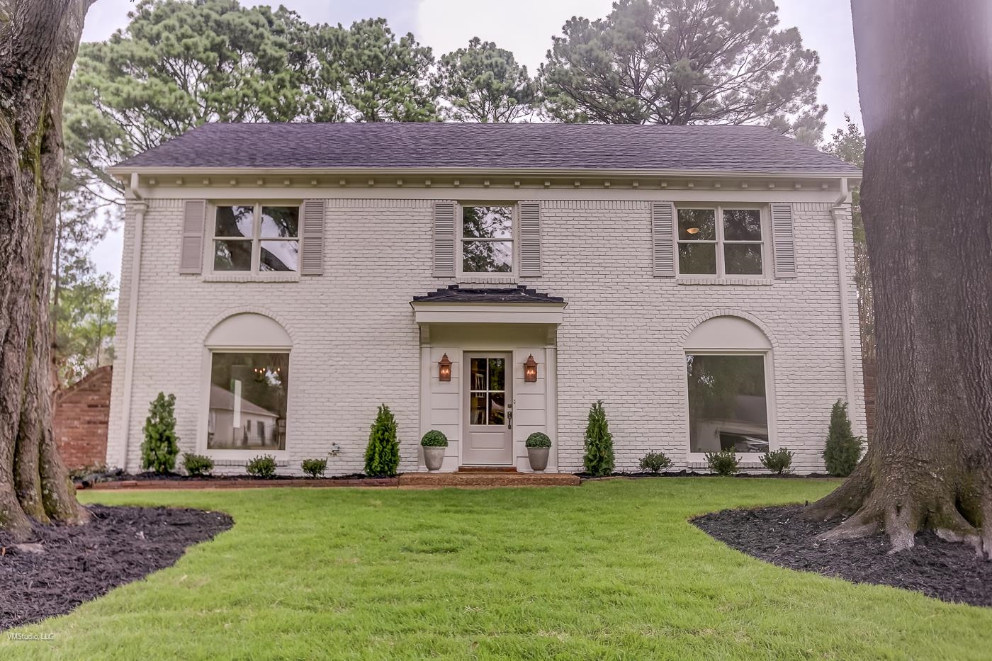 7578 Apple Valley Road Germantown, TN 38138 - Photo 1 of 22 View of front of property featuring a front lawn