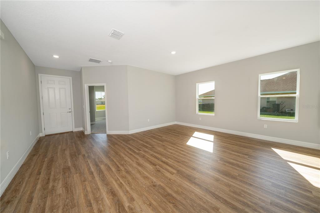 6137 Monegro Street Sebring, FL 33872 - Photo 4 of 24