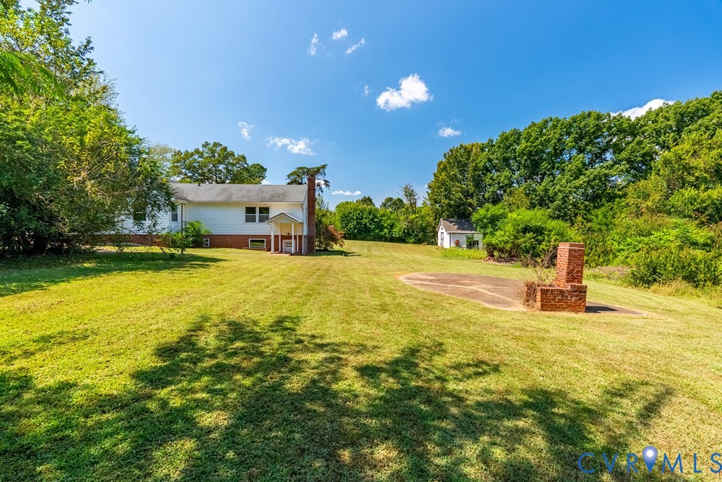 579 Stokes Road Farmville, VA 23901 - Photo 32 of 49 a swimming pool with an outdoor space and seating area