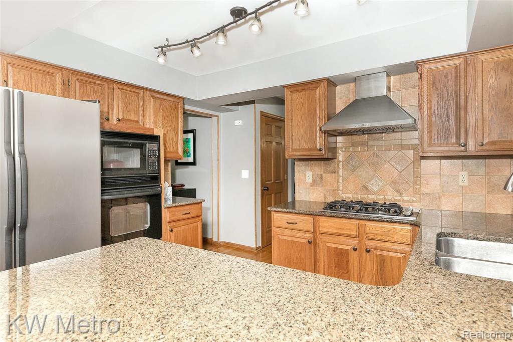 869 Timberline Drive Rochester Hills, MI 48309 - Photo 10 of 43