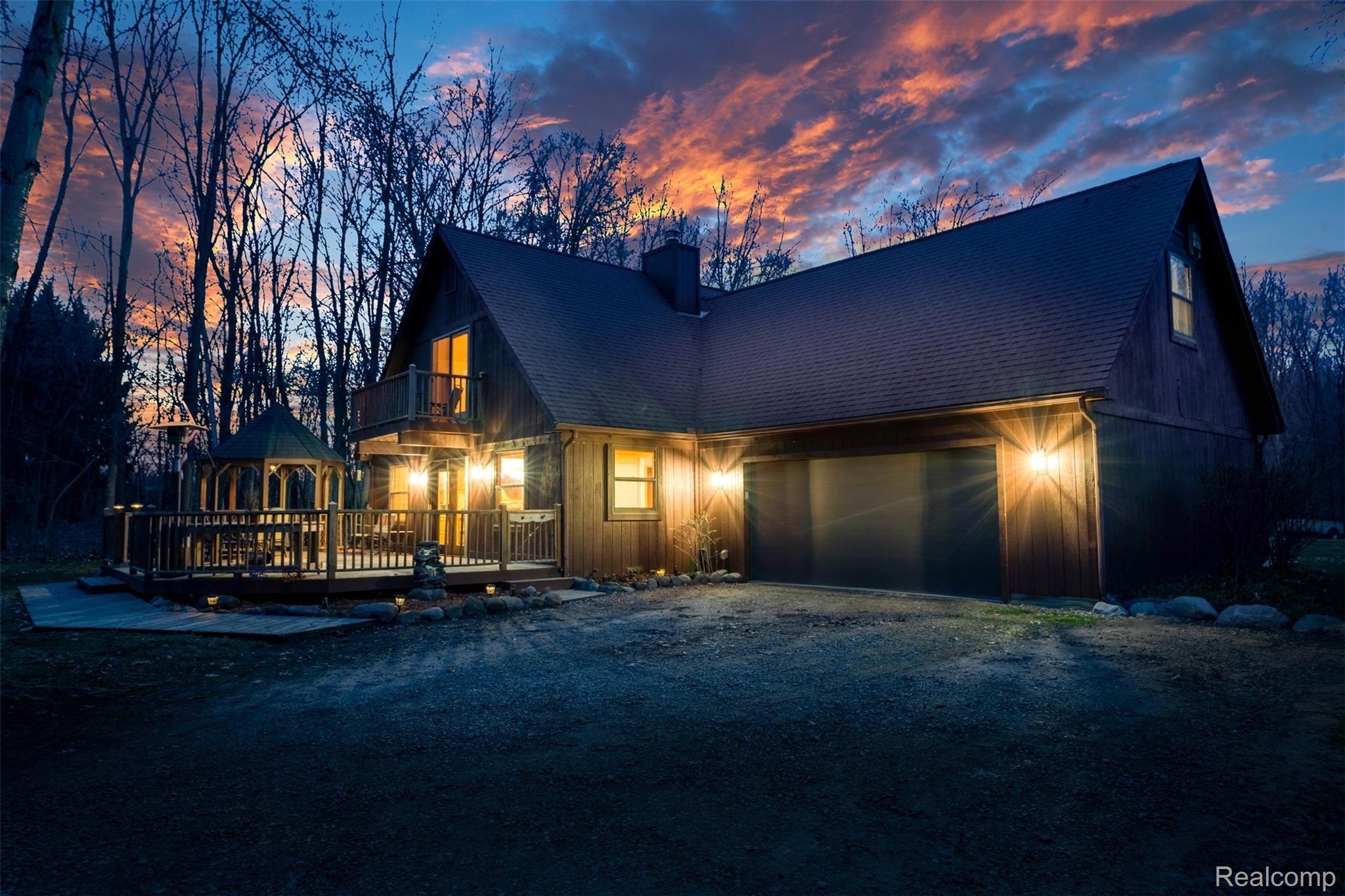 7341 Hogan Road Fenton, MI 48430 - Photo 8 of 47 DSC02745-HDR.jpg