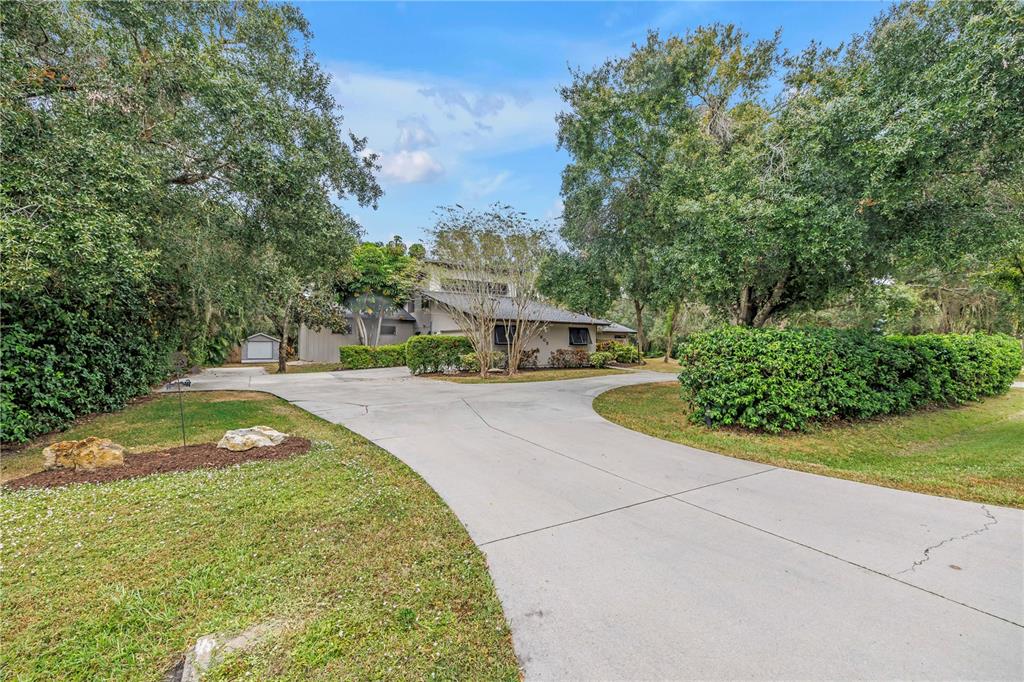 4605 Stone Ridge Trail Sarasota, FL 34232 - Photo 2 of 40