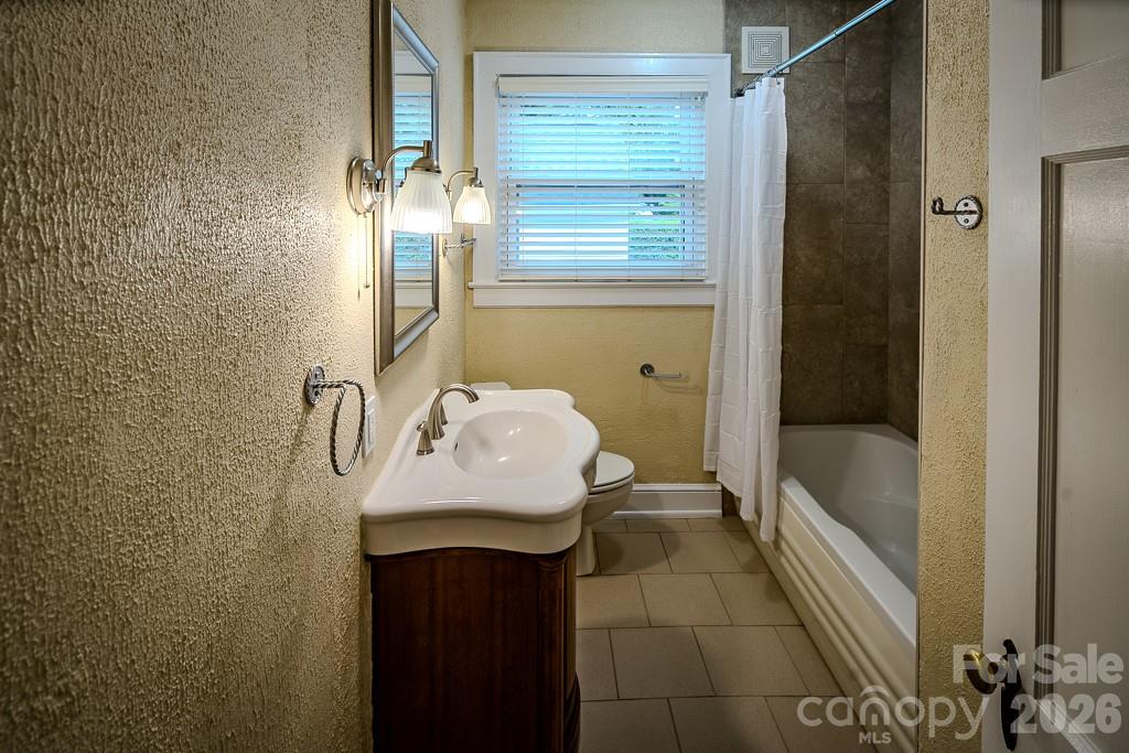 803 1st Avenue North Conover, NC 28613 - Photo 19 of 37