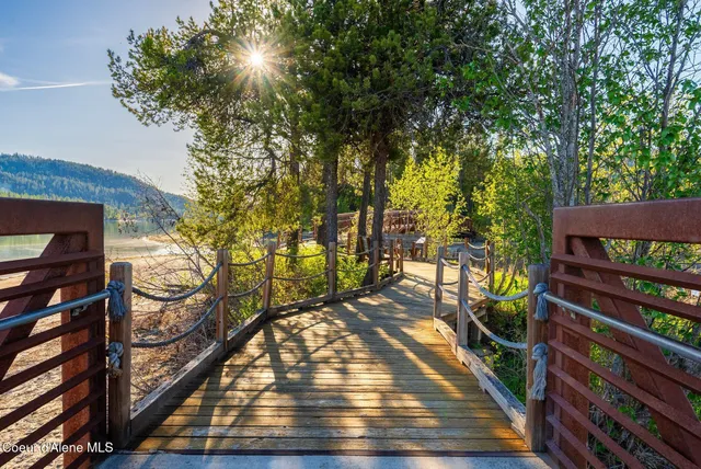 $695,000 | 507 Guthrie Place, Unit 303, Dover, ID 83825