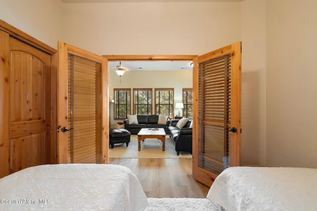 $695,000 | 507 Guthrie Place, Unit 303, Dover, ID 83825