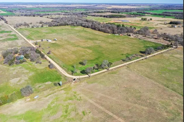 $85,366 | 5 County Road, Telephone, TX 75488
