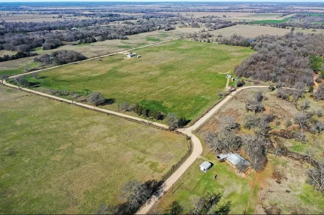 $85,366 | 5 County Road, Telephone, TX 75488