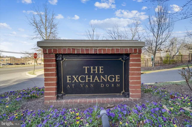 $2,000 | 4860 Eisenhower Avenue, Unit 297, Alexandria, VA 22304