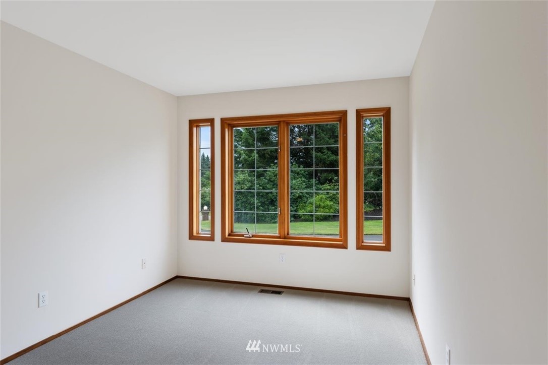 4801 166th Place Southeast Bothell, WA 98012 - Photo 28 of 40 an empty room with a window