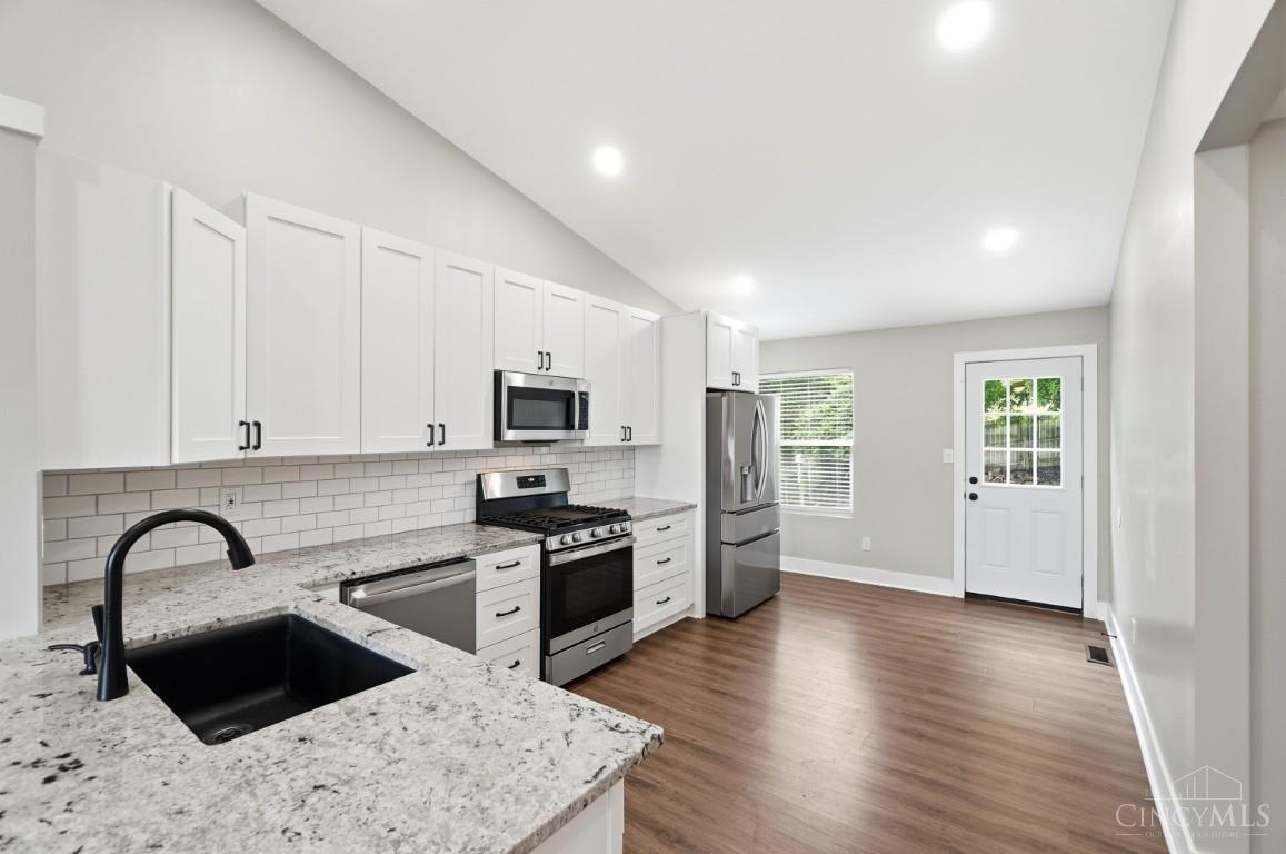 9575 Deer Track Road West Chester, OH 45069 - Photo 12 of 56