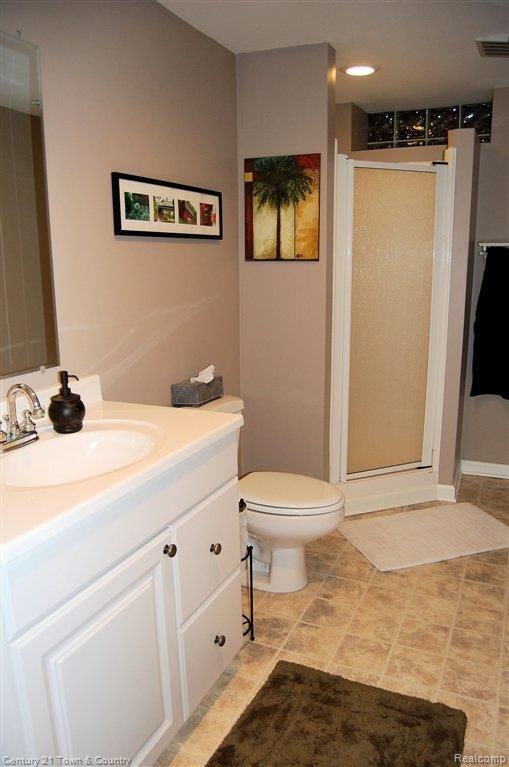 3707 Kenmore Road Berkley, MI 48072 - Photo 17 of 25 Full Bath in LL