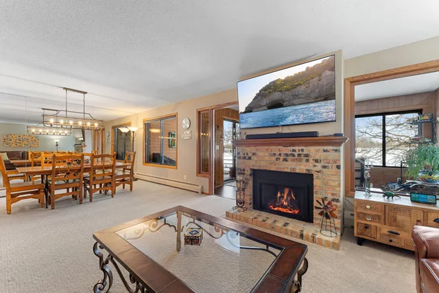 $369,900 | 6100 Auto Club Road, Unit 211, Bloomington, MN 55438