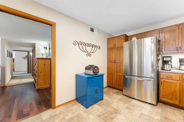 $369,900 | 6100 Auto Club Road, Unit 211, Bloomington, MN 55438