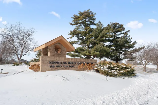 $369,900 | 6100 Auto Club Road, Unit 211, Bloomington, MN 55438