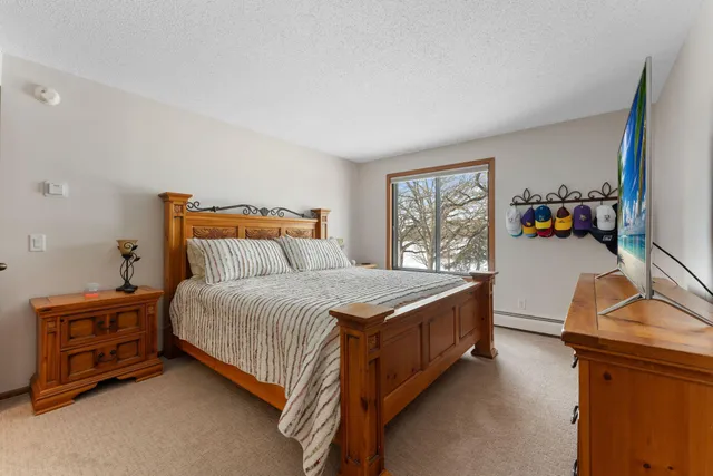 $369,900 | 6100 Auto Club Road, Unit 211, Bloomington, MN 55438