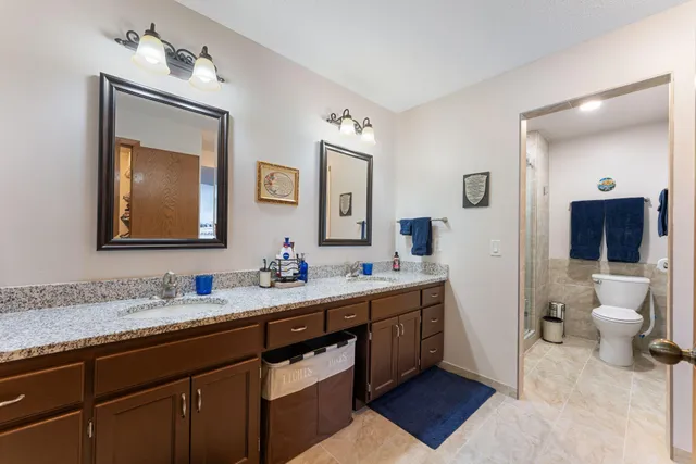 $369,900 | 6100 Auto Club Road, Unit 211, Bloomington, MN 55438