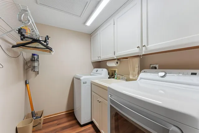 $369,900 | 6100 Auto Club Road, Unit 211, Bloomington, MN 55438