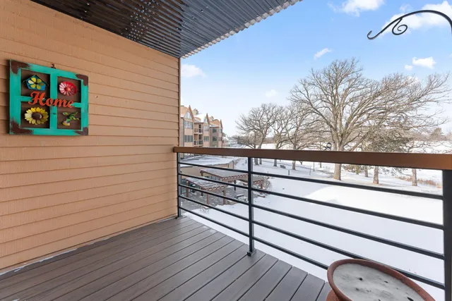 $369,900 | 6100 Auto Club Road, Unit 211, Bloomington, MN 55438