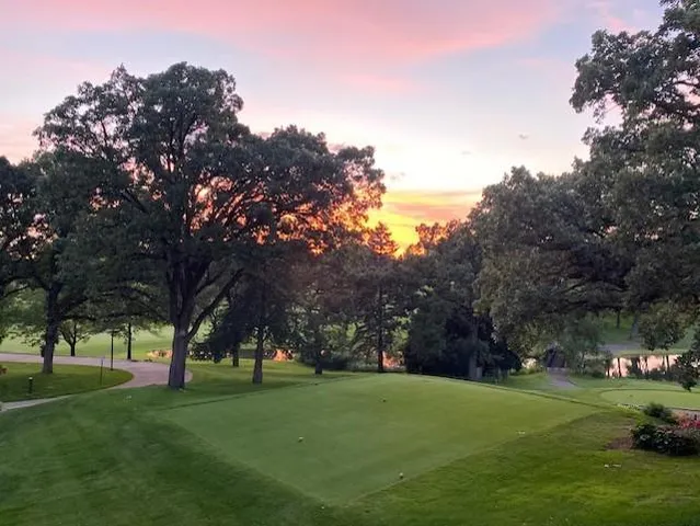 $369,900 | 6100 Auto Club Road, Unit 211, Bloomington, MN 55438