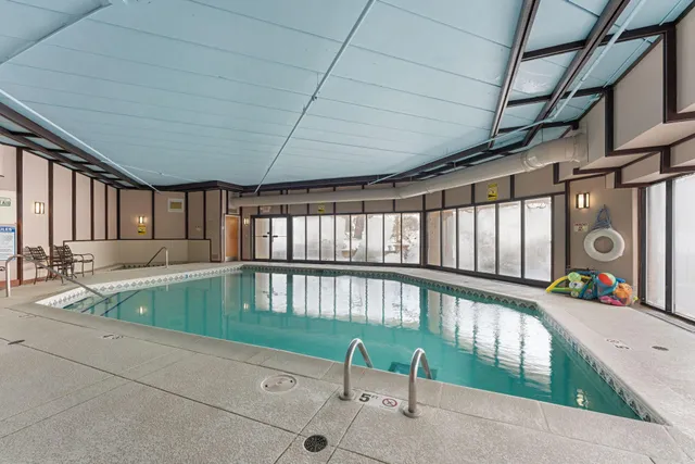 $369,900 | 6100 Auto Club Road, Unit 211, Bloomington, MN 55438