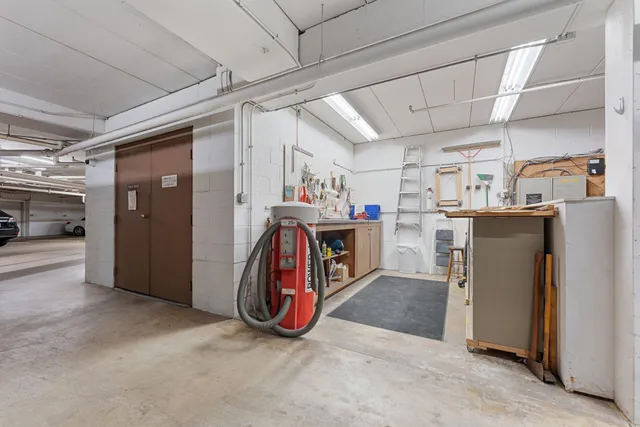 $369,900 | 6100 Auto Club Road, Unit 211, Bloomington, MN 55438