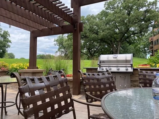 $369,900 | 6100 Auto Club Road, Unit 211, Bloomington, MN 55438