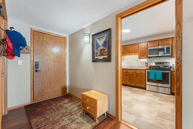 $369,900 | 6100 Auto Club Road, Unit 211, Bloomington, MN 55438