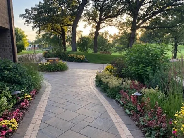 $369,900 | 6100 Auto Club Road, Unit 211, Bloomington, MN 55438