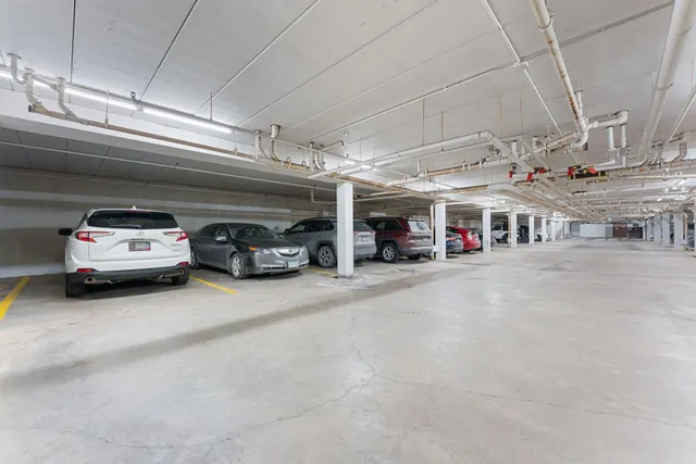 $369,900 | 6100 Auto Club Road, Unit 211, Bloomington, MN 55438