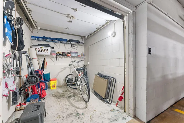 $369,900 | 6100 Auto Club Road, Unit 211, Bloomington, MN 55438