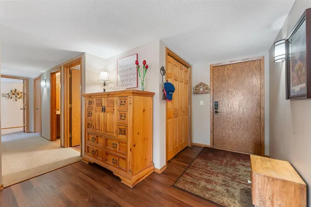 $369,900 | 6100 Auto Club Road, Unit 211, Bloomington, MN 55438