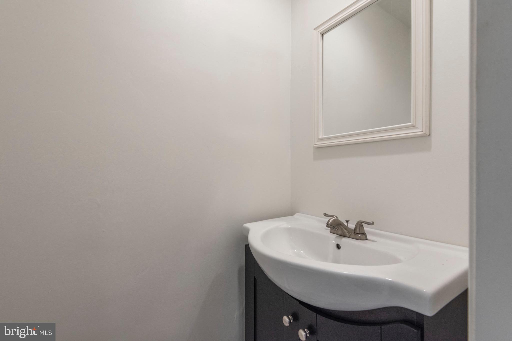 914 Spruce Street, Unit 15 Philadelphia, PA 19107 - Photo 15 of 27