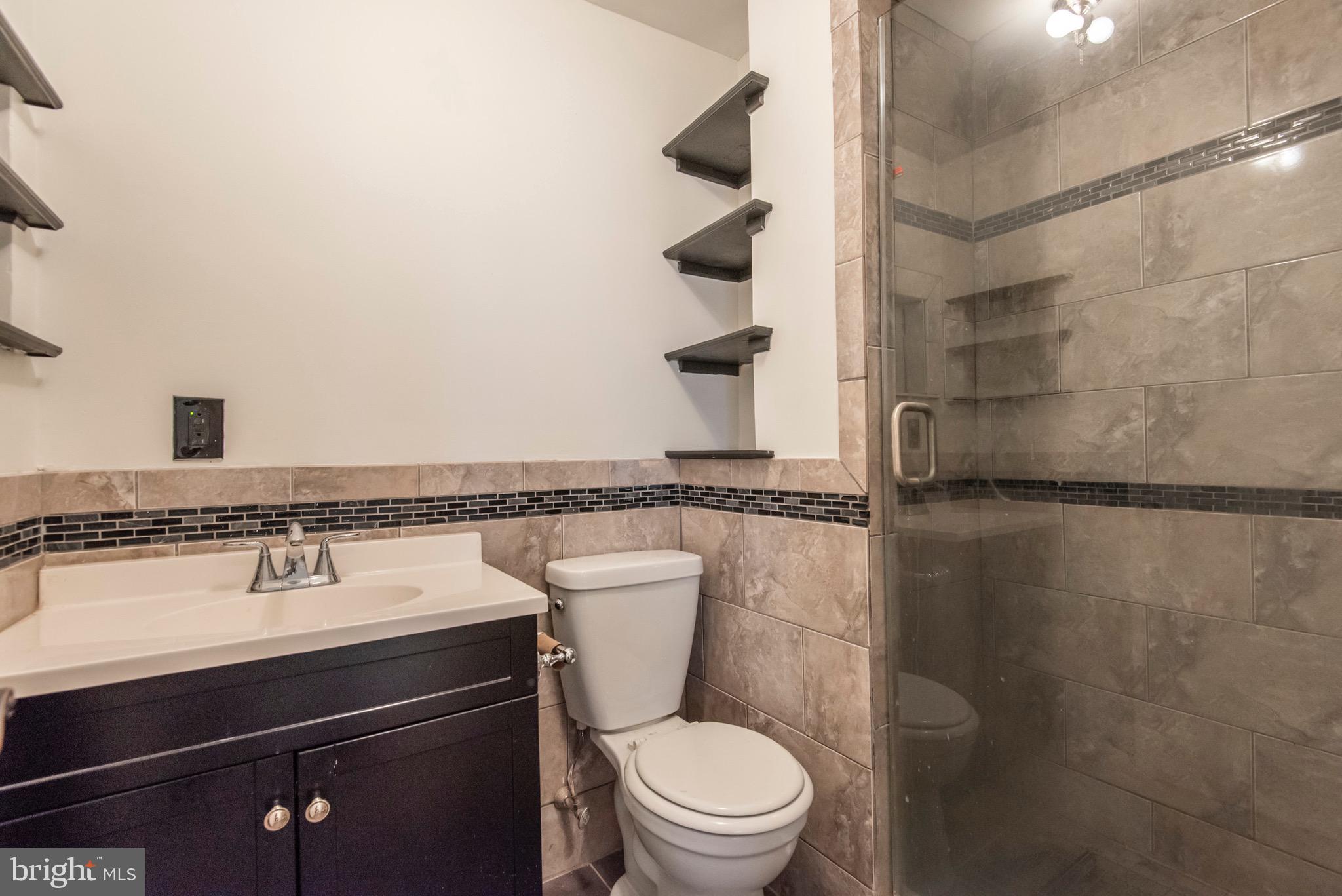 914 Spruce Street, Unit 15 Philadelphia, PA 19107 - Photo 21 of 27