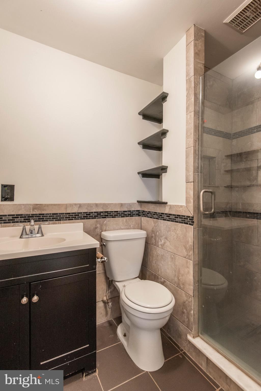914 Spruce Street, Unit 15 Philadelphia, PA 19107 - Photo 22 of 27