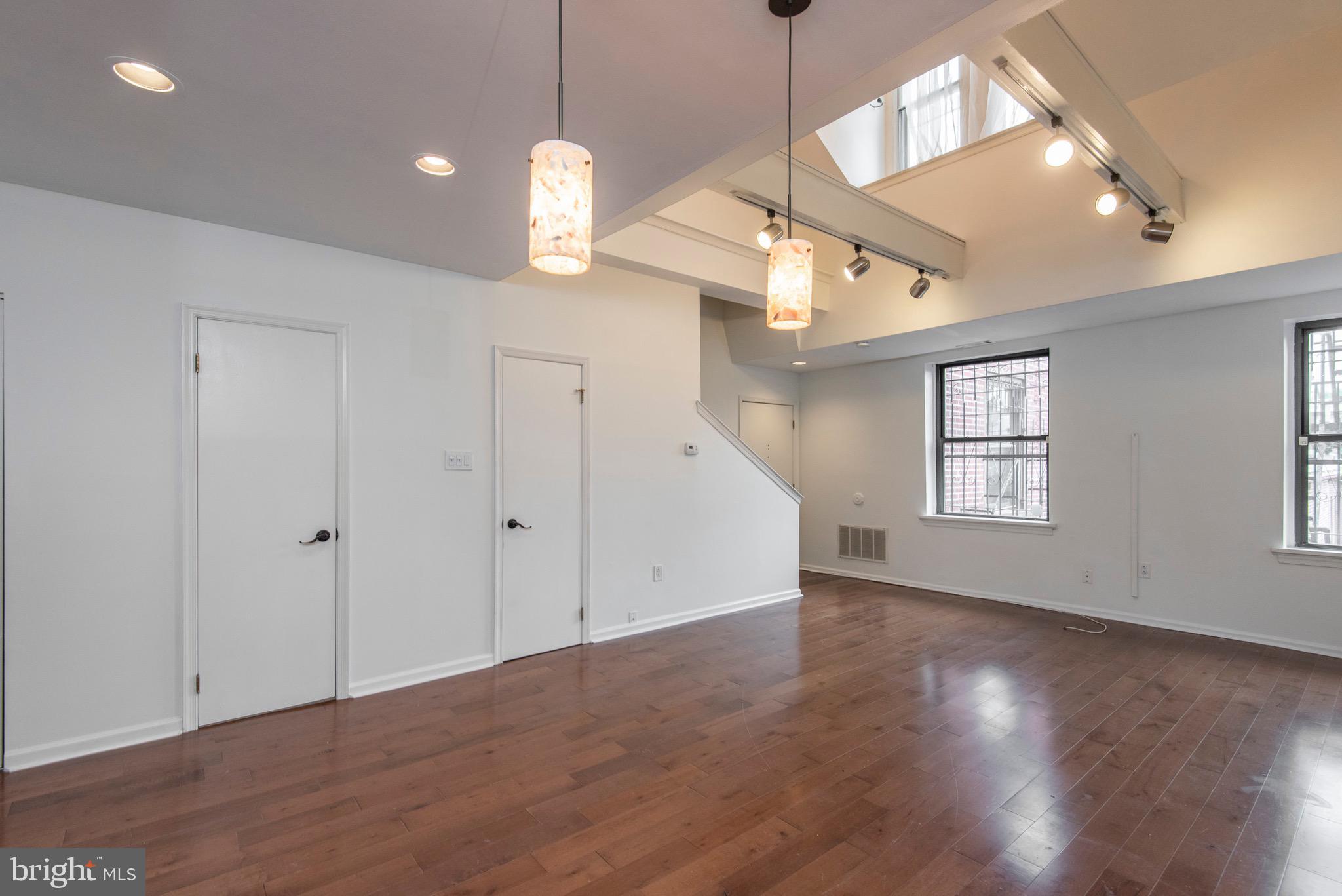 914 Spruce Street, Unit 15 Philadelphia, PA 19107 - Photo 5 of 27