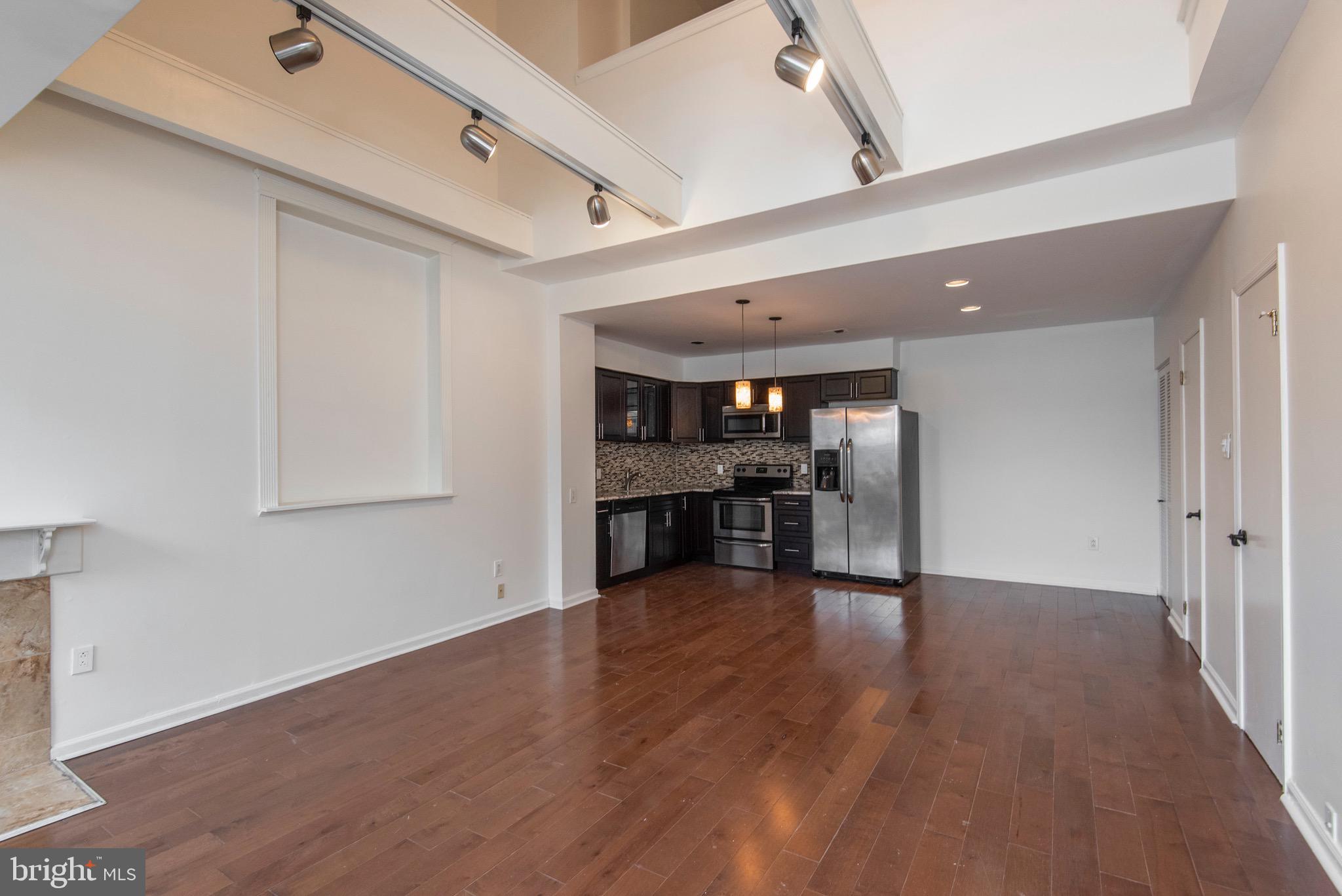914 Spruce Street, Unit 15 Philadelphia, PA 19107 - Photo 9 of 27