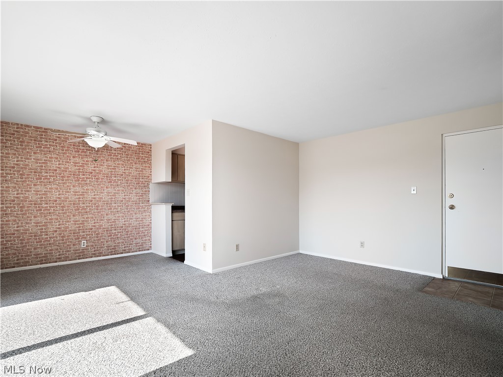 1480 Warren Road, Unit 302 Lakewood, OH 44107 - Photo 12 of 32